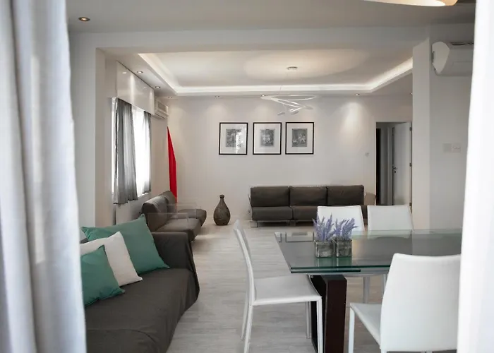 Mayra Seafront Luxury * Limassol