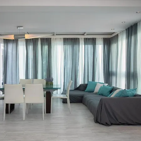 Mayra Seafront Luxury * לימסול