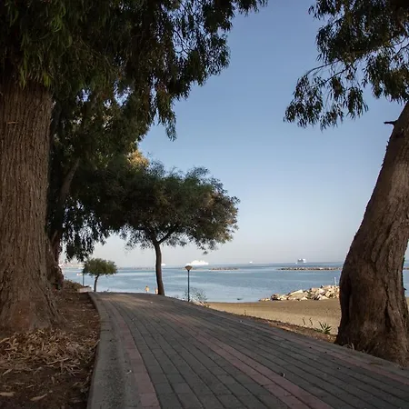 Mayra Seafront Luxury Apartment Limassol