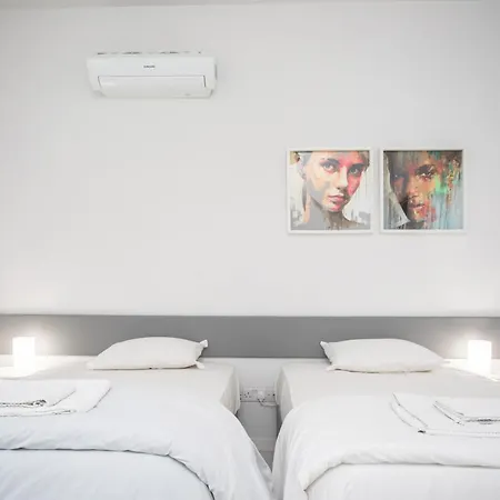 Mayra Seafront Luxury Apartment
