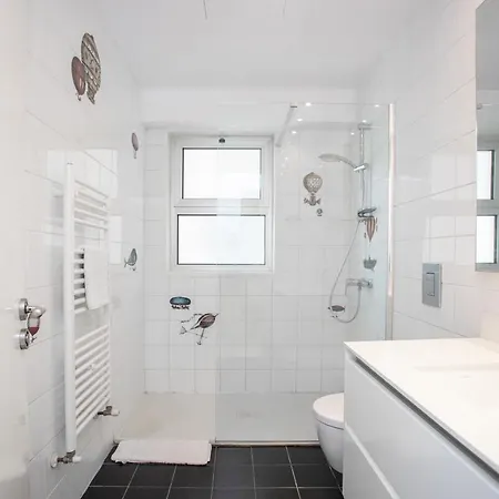 Mayra Seafront Luxury Apartment *